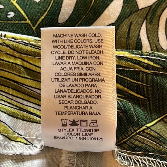 Time and Tru Womens Tropical Leaf Patterned Bermuda Shorts Size Large (12-14) - Picture 7 of 7